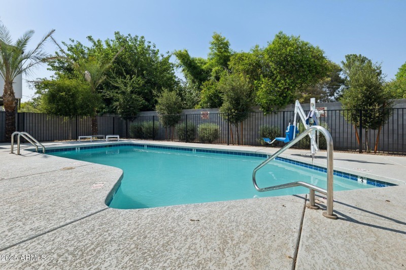 33-web-or-mls-2604-n-27th-st-1