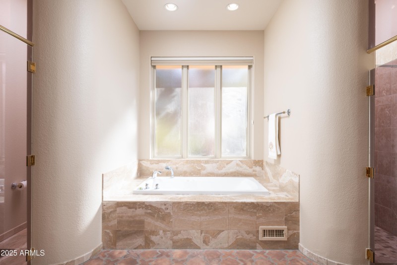 PRIMARY BATH SOAKING TUB