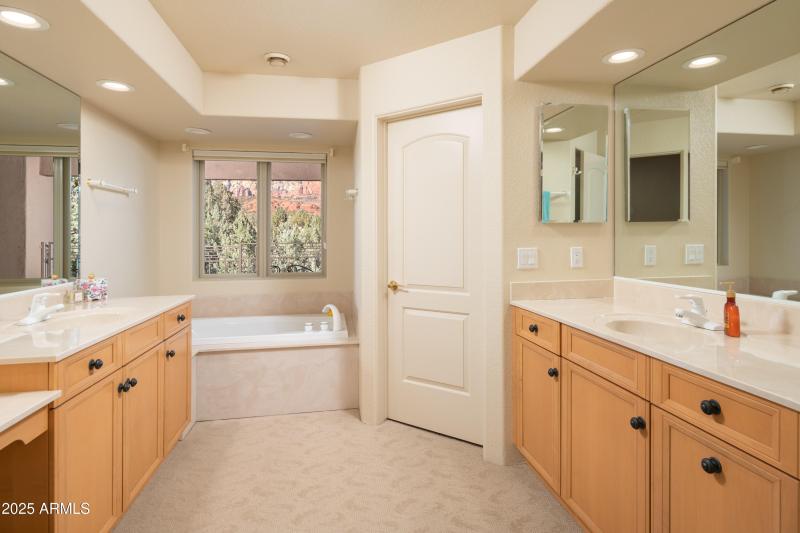 GUEST BATHROOM 2 (2)