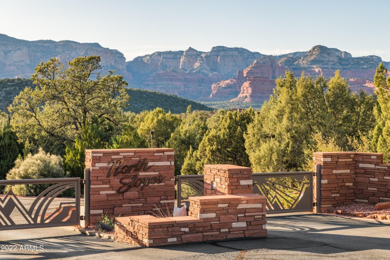 Exclusive Gated Community North Slopes