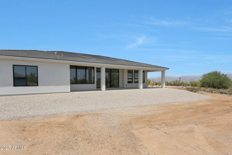 Spacious Covered Patio