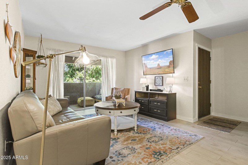 1-web-or-mls-4444-e-paradise-village-pkw