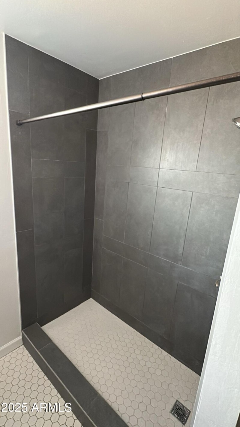 Avalon Unit 3 - Bathroon