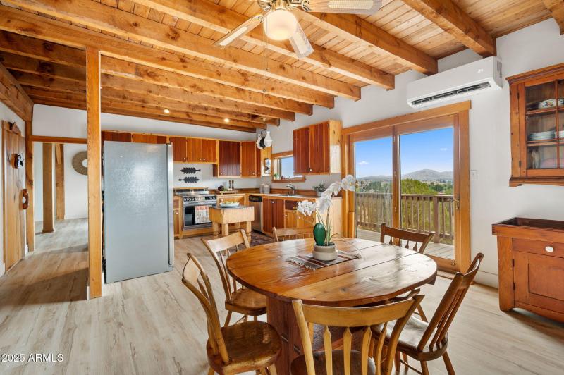 16-Breakfast Nook (2)