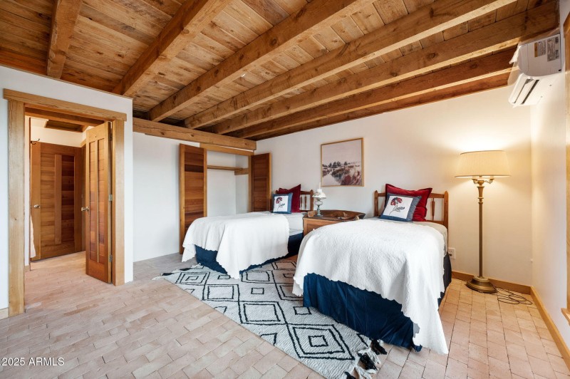 26-Bedroom 2 (2) (2)