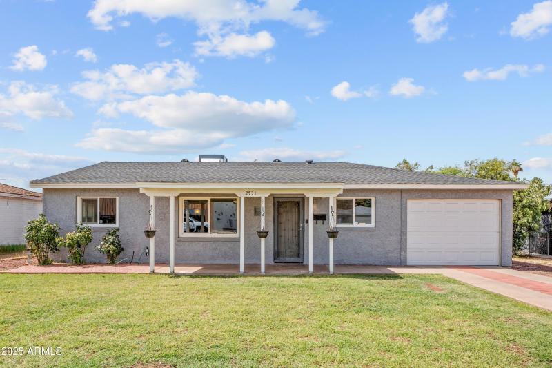 2531 E Indianola Ave