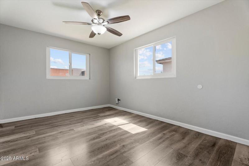 2531 E Indianola Ave