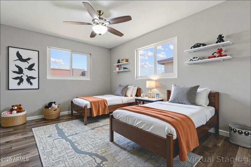 2531 E Indianola Ave