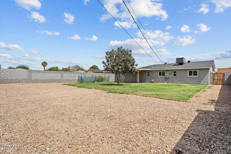 2531 E Indianola Ave