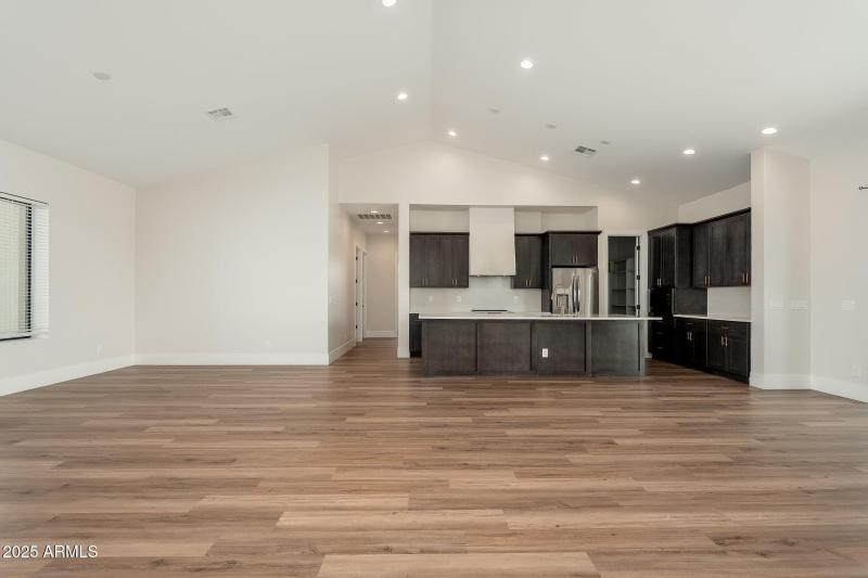 12407 N 189th Ave, 07-01 - 10