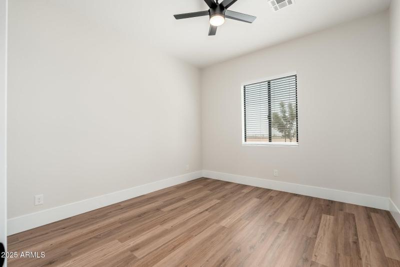 12407 N 189th Ave, 07-01 - 25