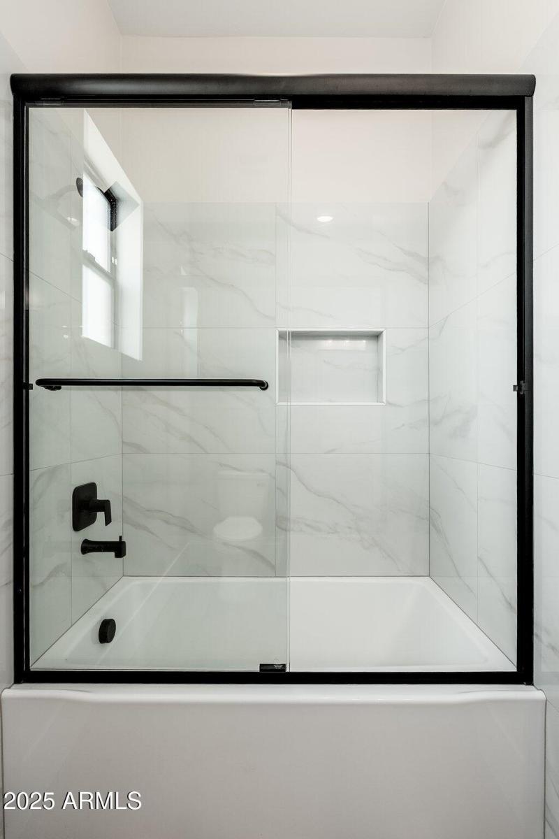 12407 N 189th Ave, 07-01 - 28