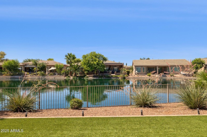 37-web-or-mls-42575-abbey-rd