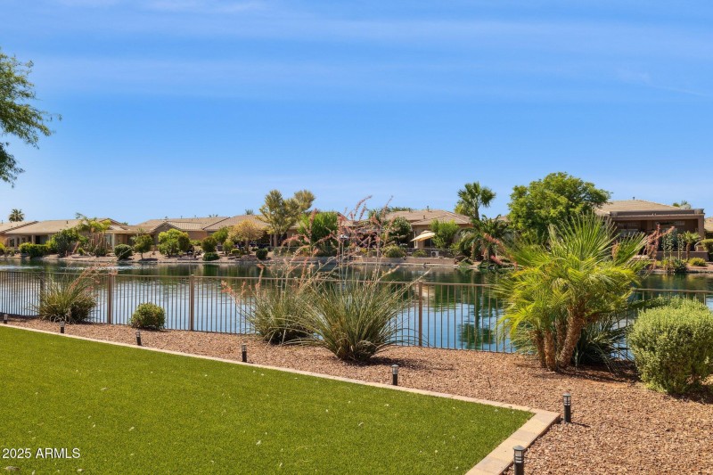 36-web-or-mls-42575-abbey-rd