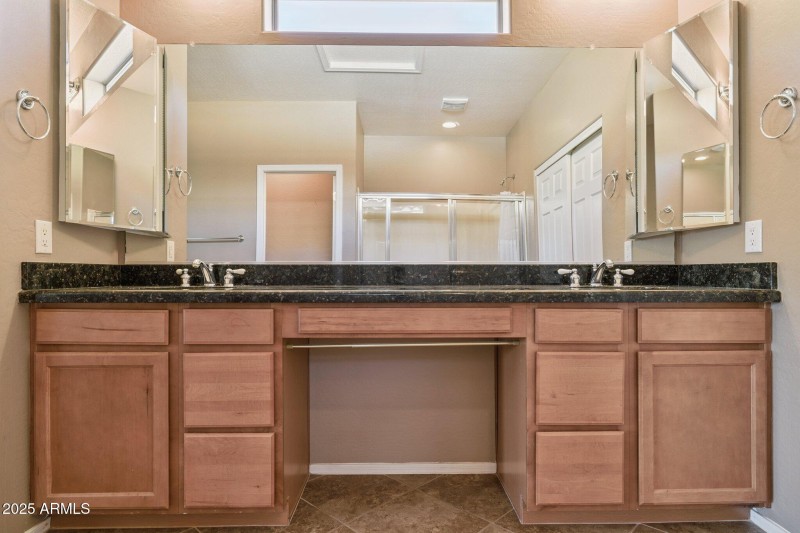 22-web-or-mls-42575-abbey-rd