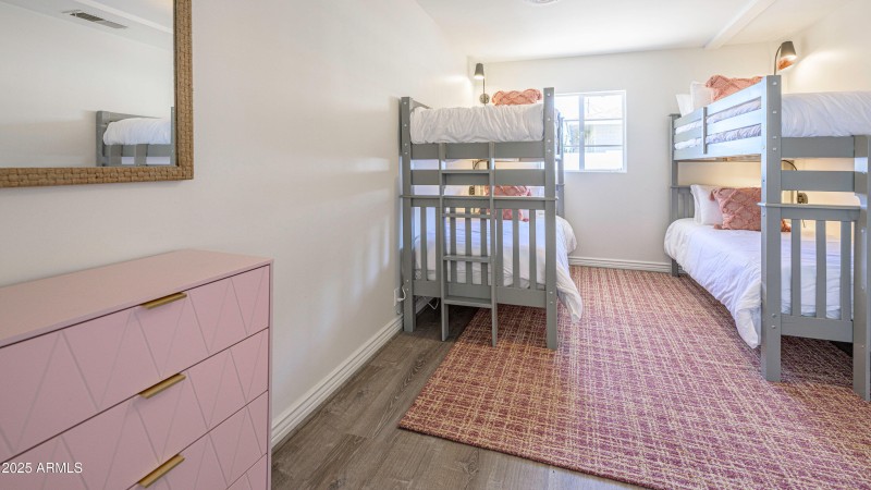 8) 59683-68659837cb402