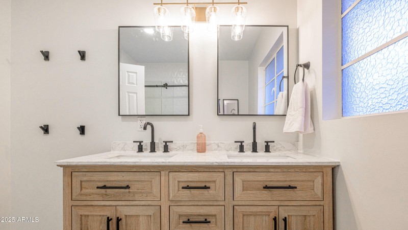 11) 59683-6865984e22eb6