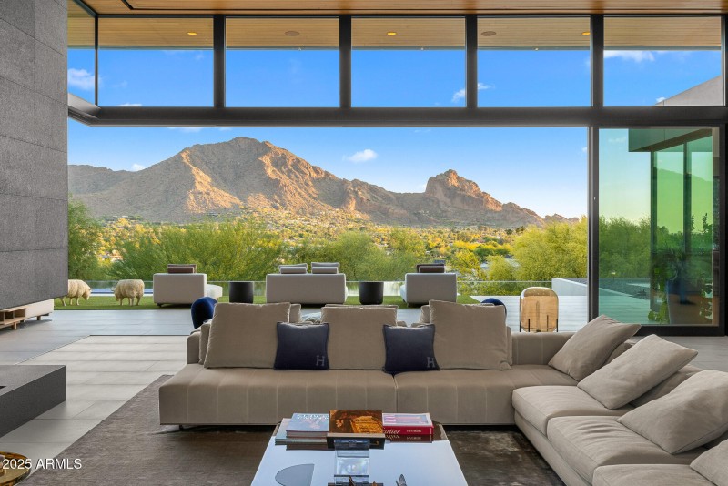 70-living room view of camelback mountai