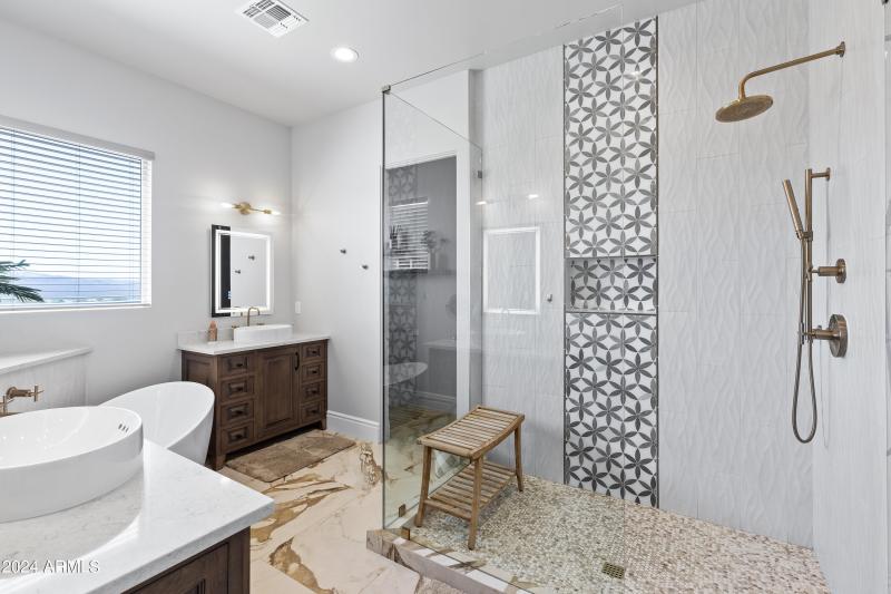 Primary Bath - Walkin Shower