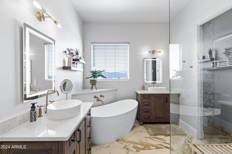 Primary Bath - Soaking tub