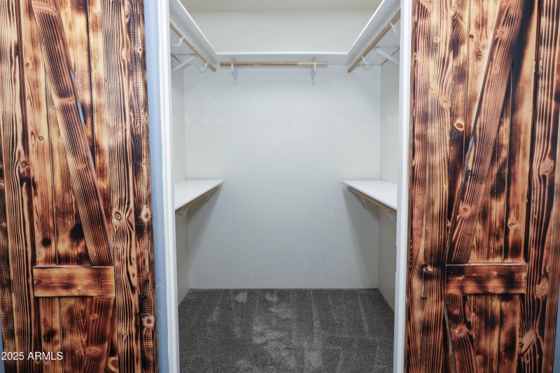 Palisades Primary Closet