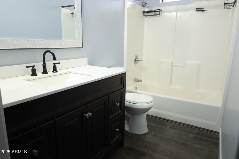 Palisades Lower Level Bath