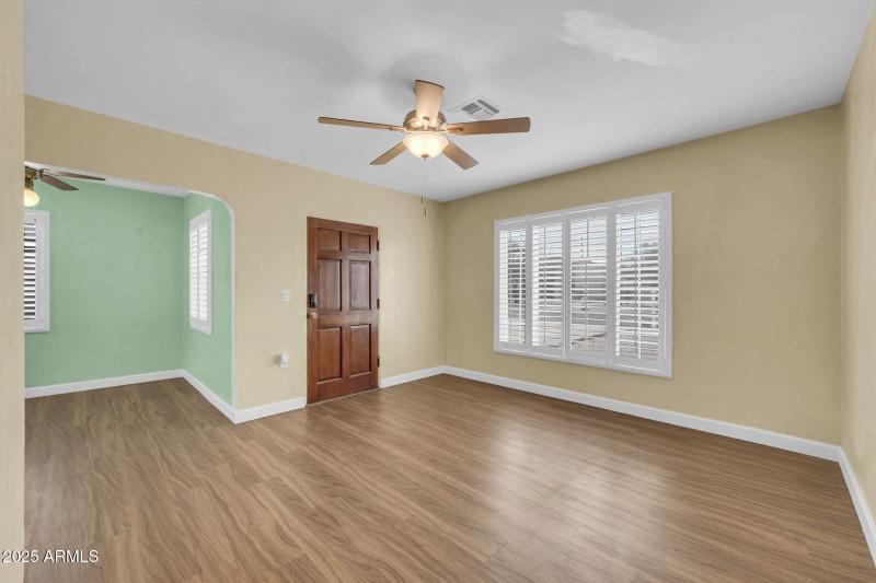 2242 E Harvard St-12