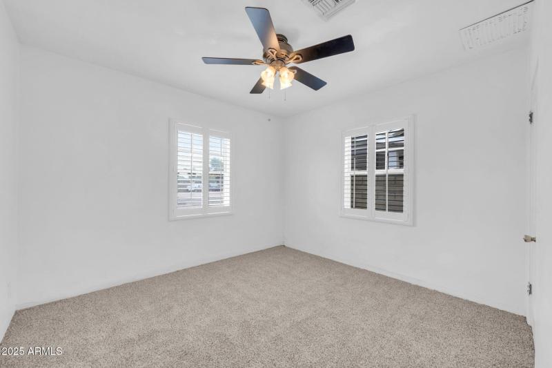 2242 E Harvard St-27