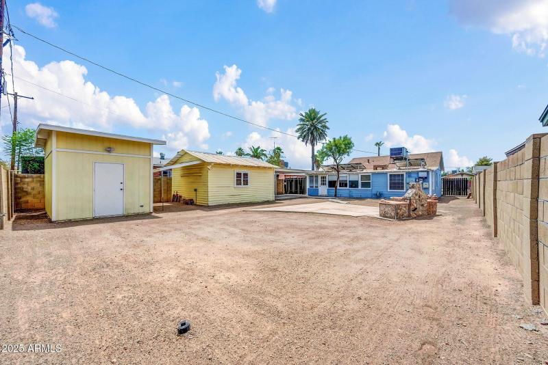 2242 E Harvard St-32