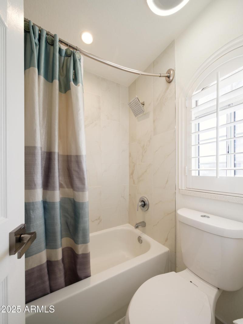 PropertyImageCo_17237N52ndSt_WEB_18