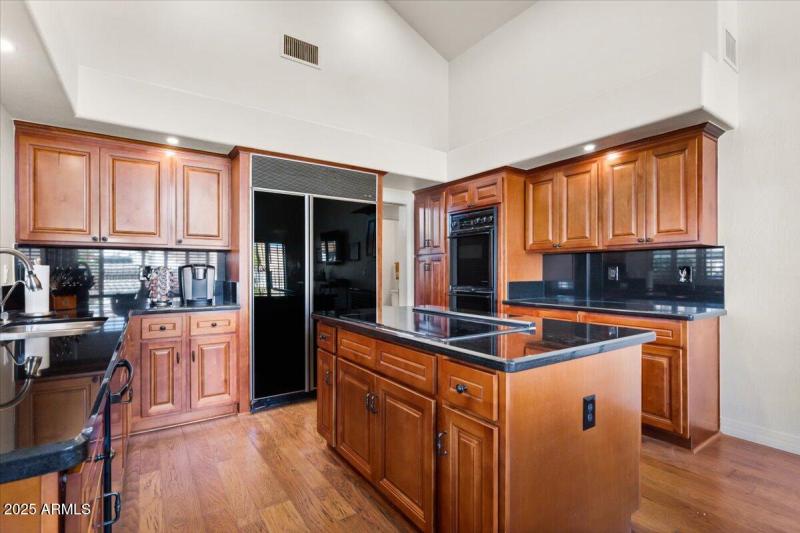 Spacious Kitchen Area with Huge Island