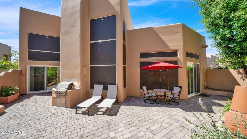 Roomy outside patio!