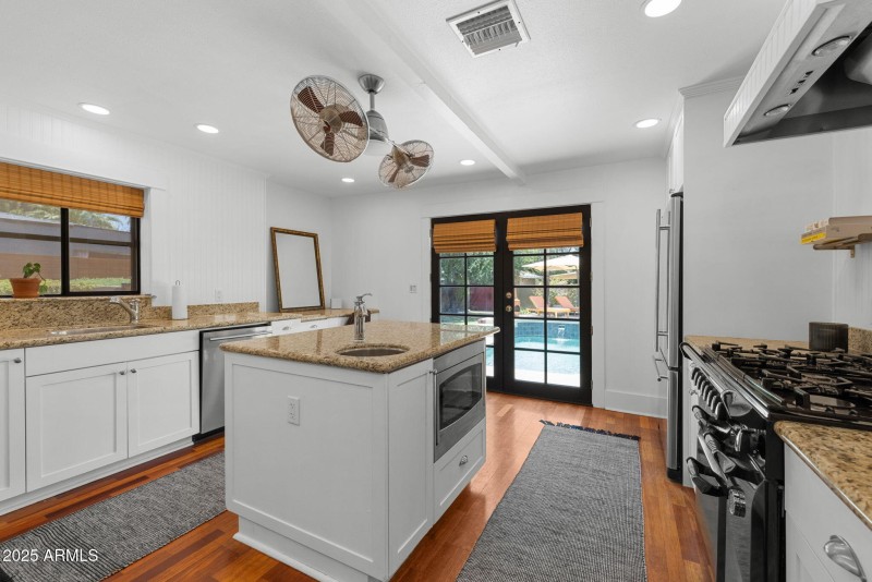 Gourmet Kitchen