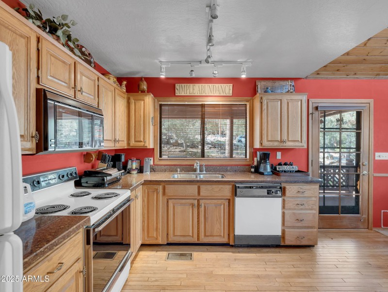 18-web-or-mls-TimberCreekImagery-27