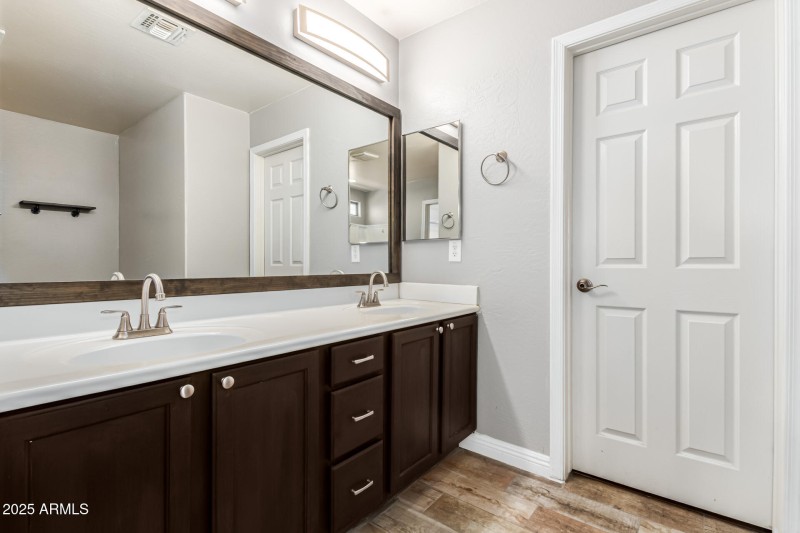 28 - Desert Horizons