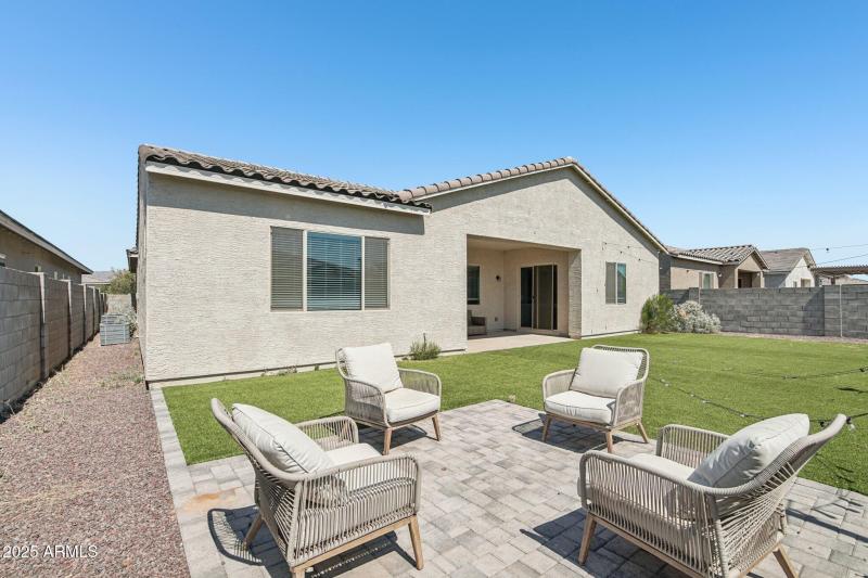 42-web-or-mls-N 185th Ave-S2706-042