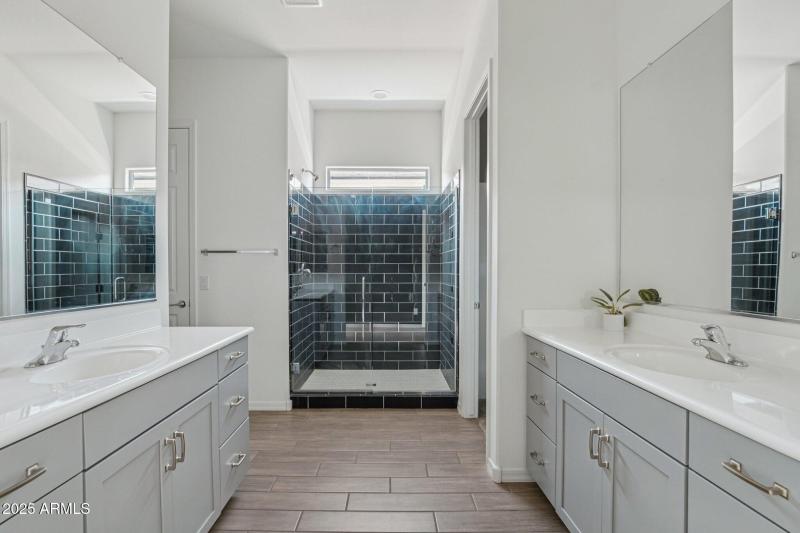 36-web-or-mls-N 185th Ave-S2706-036