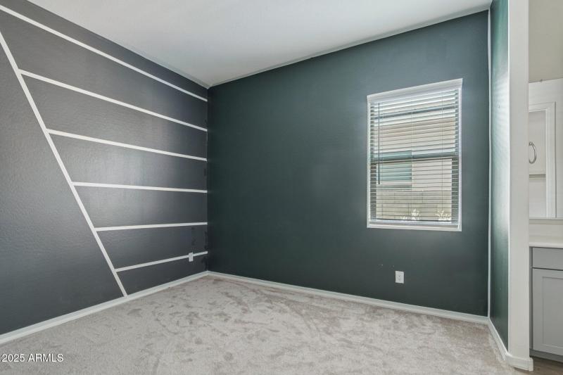 17-web-or-mls-N 185th Ave-S2706-017