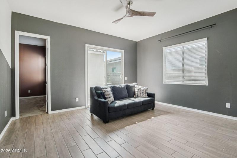 13-web-or-mls-N 185th Ave-S2706-013