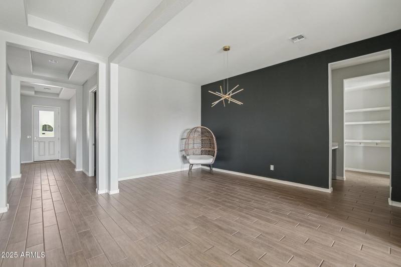 5-web-or-mls-N 185th Ave-S2706-005