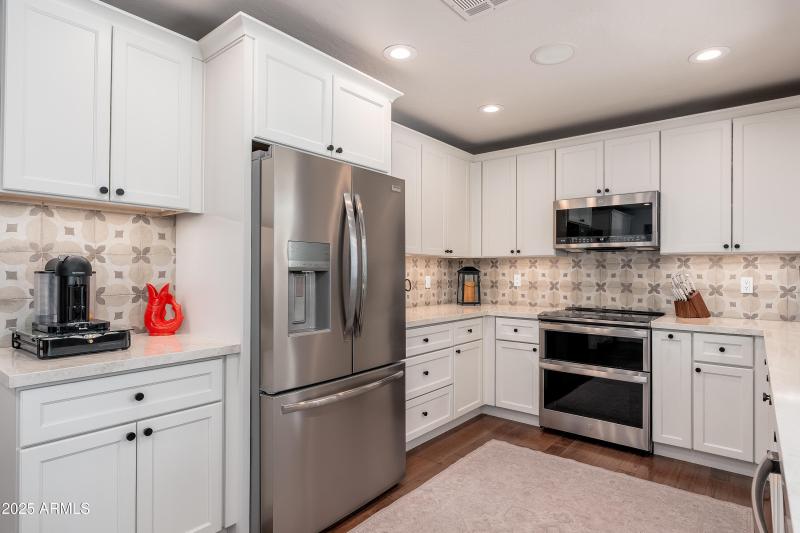 7513 E Buena Terra Way - 27