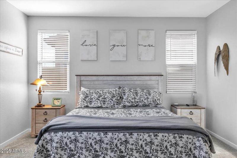 21-17593_W_Red_Fox_Rd25