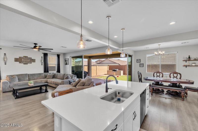 28-17593_W_Red_Fox_Rd18