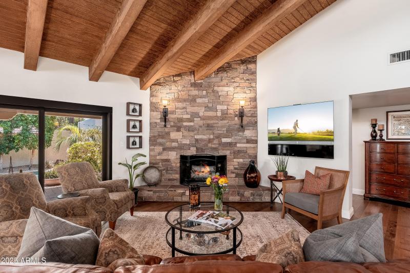 7513 E Buena Terra Way - 11