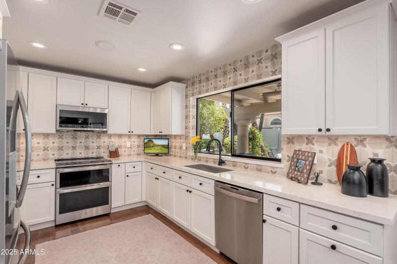 7513 E Buena Terra Way - 26