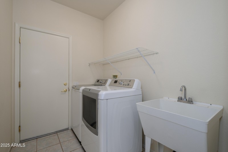 Washe/Dryer/Utility Sink Inside