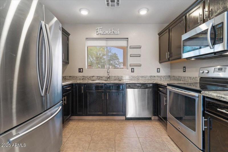 09-1046 E Silversmith Trail