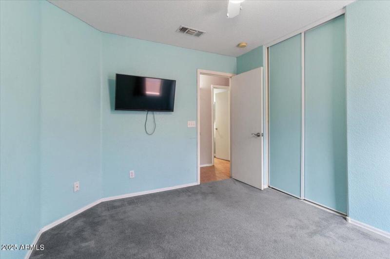 19-1046 E Silversmith Trail