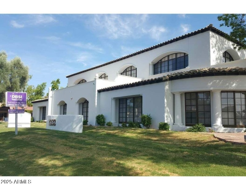 1232 Front Building pic