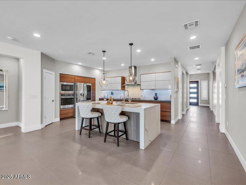 05-1010_E_Pierson_St9